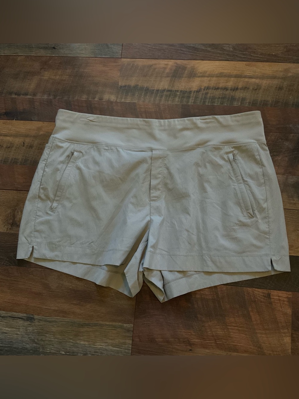 Athleta Trekkie North Shorts 20